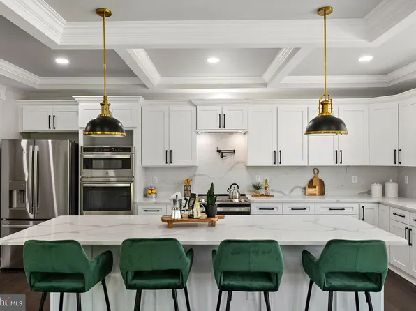 1387 College Hill Dr, Cheyney, PA 19319