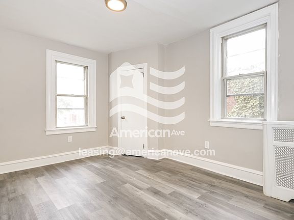 1399456_003_living_room_13800600.jpg