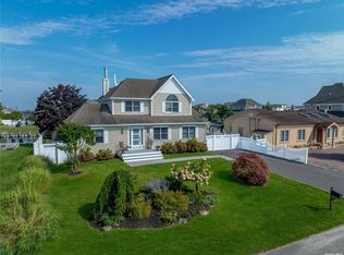 17 Marlin Rd, East Quogue, NY 11942