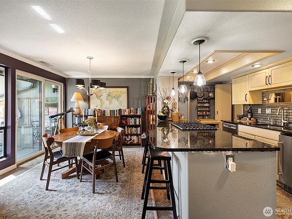 5th image of 601 Village Way #45