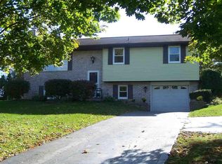 24 Colonial Ct, Hanover, PA 17331