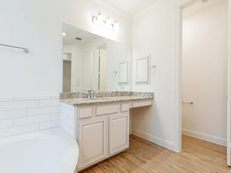 1403 Woodson Ridge Ln — Photo 24
