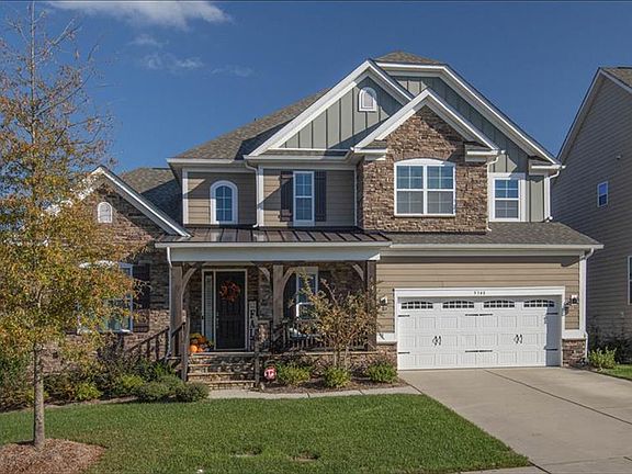 Beautiful Craftsman Style Home with Walk Out Basement, Backs UP to the Lake in Habersham