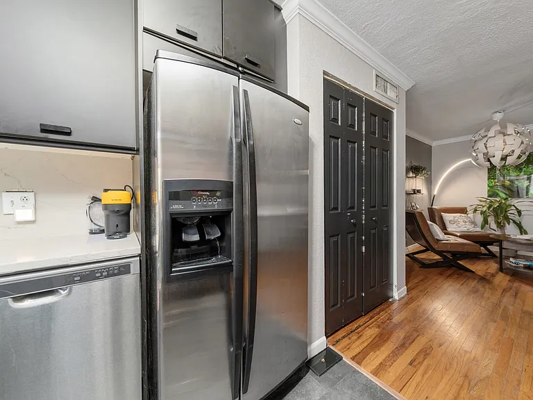 320 Lakeview St #323 — Photo 6
