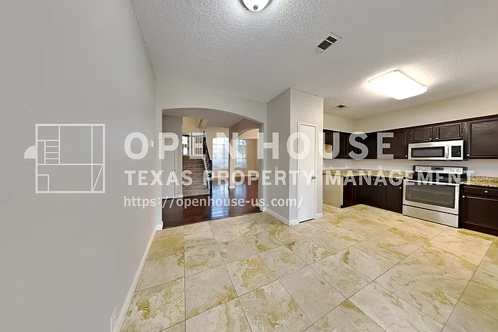6916 Chateau Dr — Photo 6