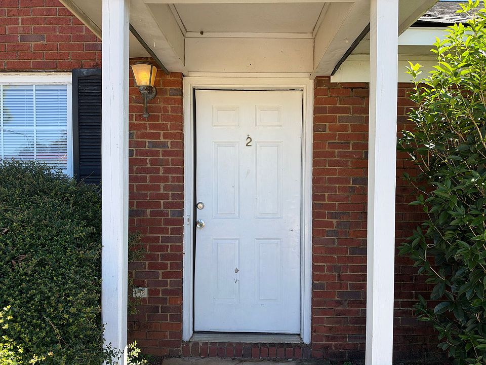 1st image of 2550 Barnesdale Way
