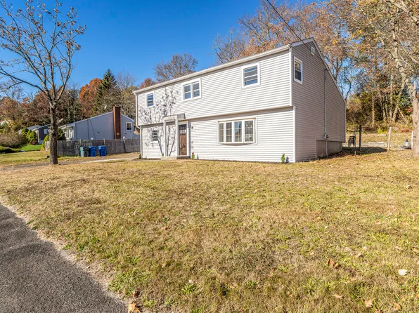 41 Newcastle Drive, Hamden, CT 06514