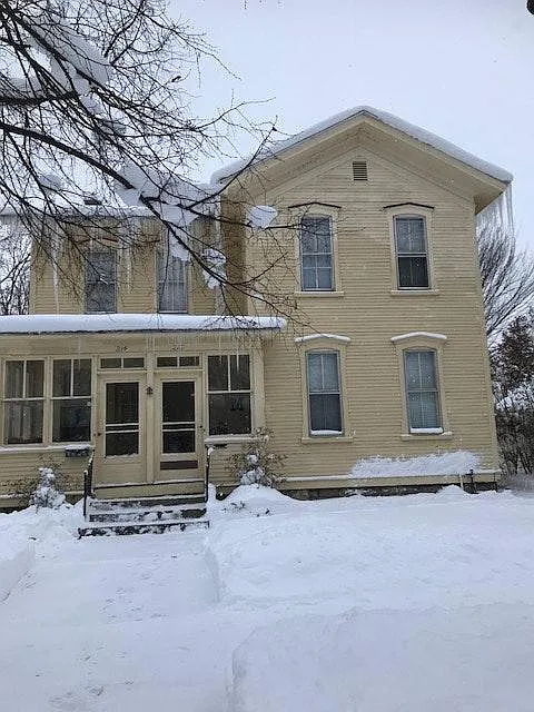 216 W 12th St photo 1