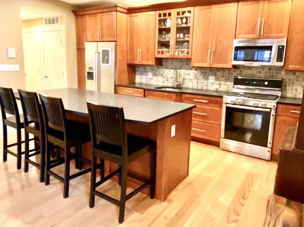 518 E 6th St Unit 2, South Boston, MA 02127
