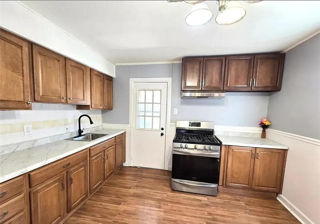 3 bed, 1000 sqft, $1,850 — Photo 4