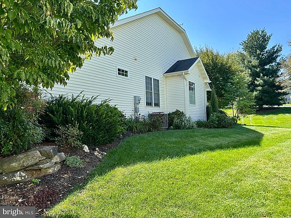 3rd image of 207 Sutherland Rd