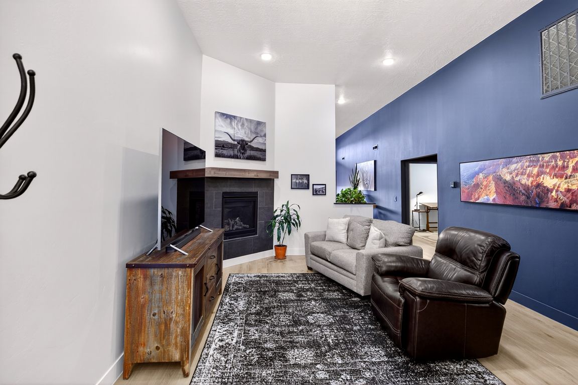 next background image