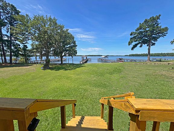 3rd image of 1083 Copperhead Rd