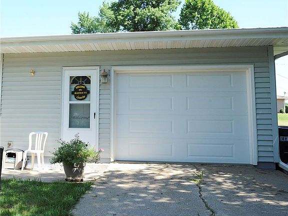3rd image of 709 E Cronkhite St