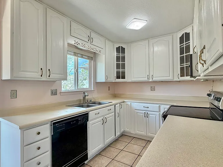 12205 Brentwood Hills Blvd NE — Photo 11