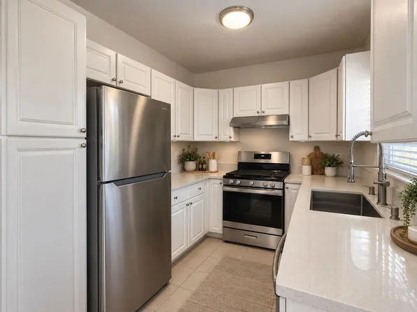 Move-In Ready 3-Bedroom at 14315 Chandler Blvd Sherman Oaks, CA 91401, 14315 Chandler Blvd #16, Van Nuys, CA 91401