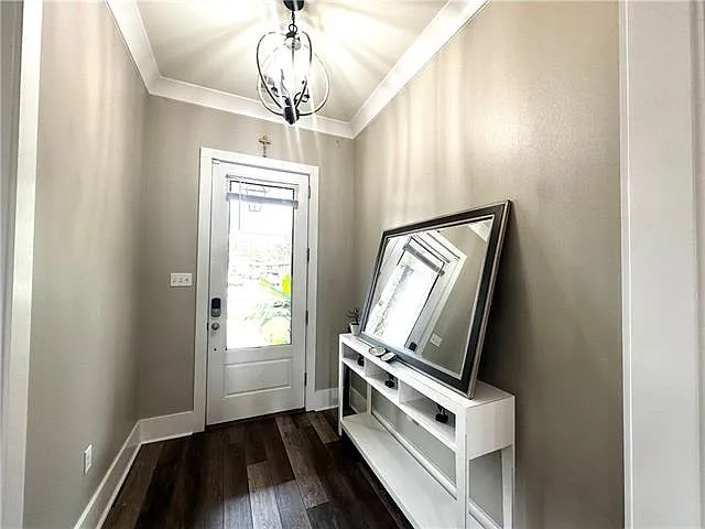 1420 Carnation Ave — Photo 2