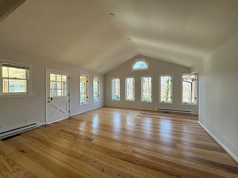103 Thornwood Rd — Photo 6