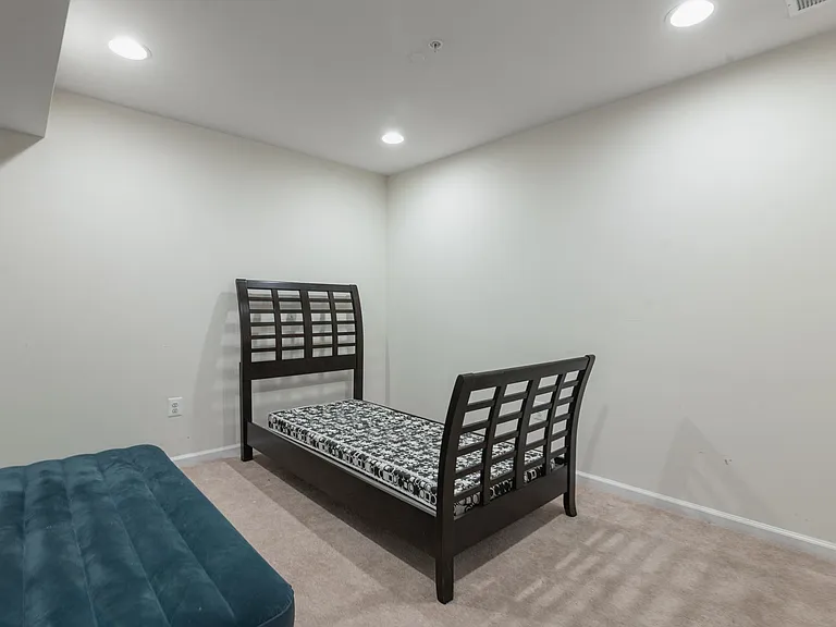 1415 Village Green Way — Photo 25