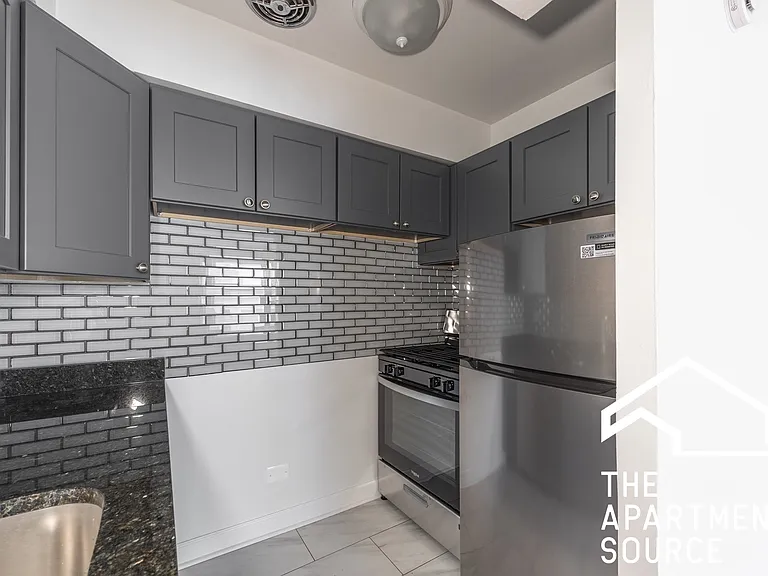 6830 N Sheridan Rd #254 — Photo 2