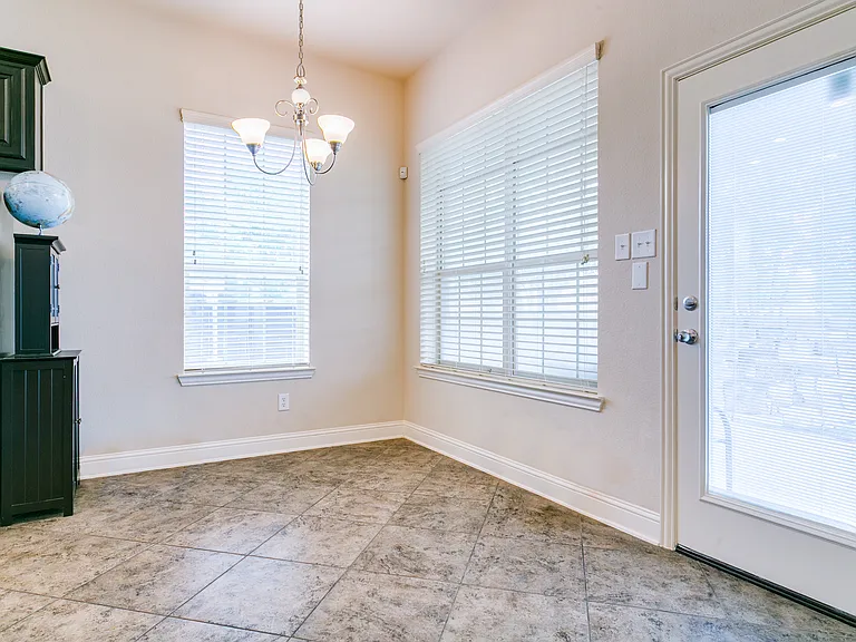 3116 Hereford Dr — Photo 9