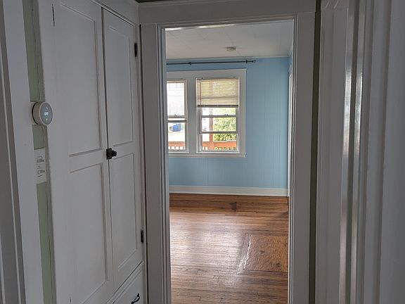 5th image of 53 Lawn Ave
