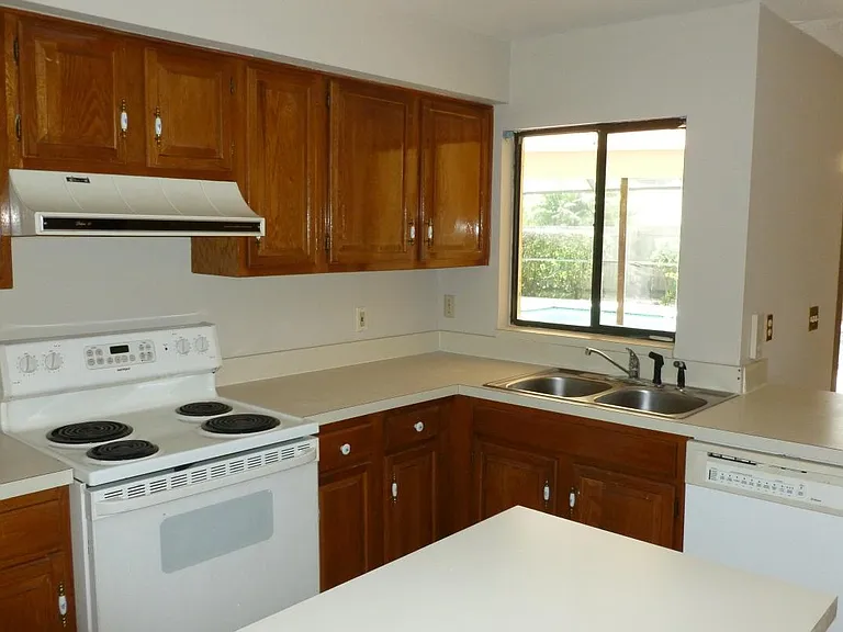 14138 Fennsbury Dr — Photo 16