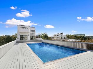 19 Dune Rd, Quogue, NY 11959