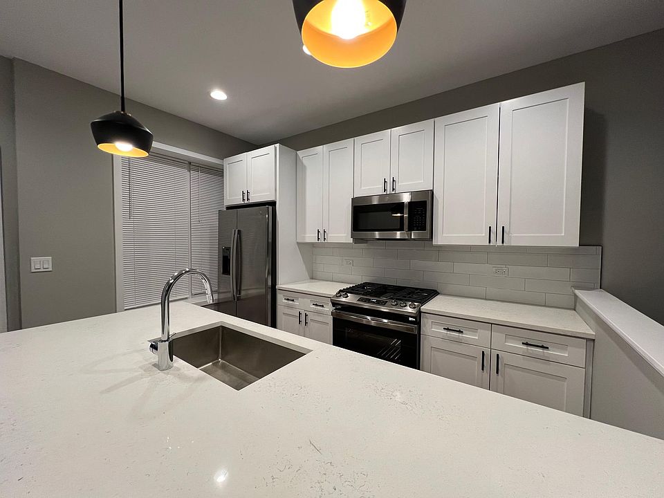 1st image of 1315 W Carmen Ave #1
