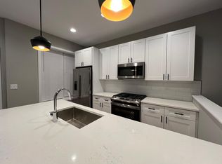 1315 W Carmen Ave #1, Chicago, IL 60640