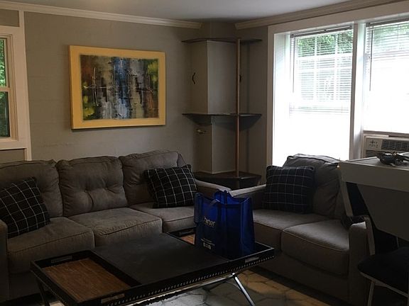 4th image of 1096 Bonny Oaks Dr