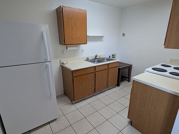 3rd image of 700 Orange Ave APT 12