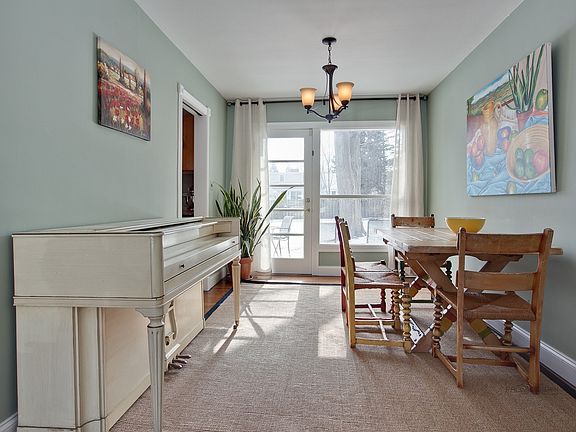 3rd image of 101 W Sheridan Pl