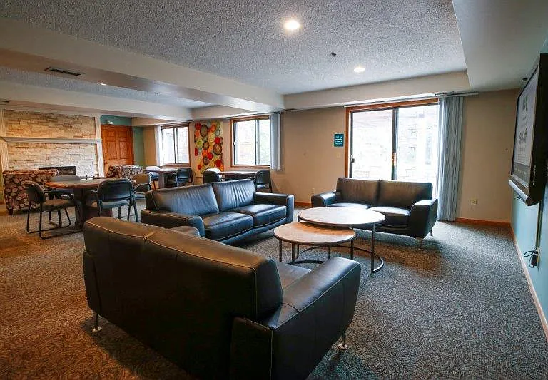Oak Pointe Apartments — Photo 69