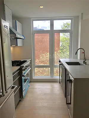 Rented by R New York | media 18
