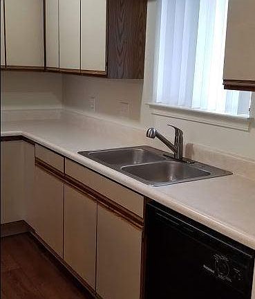 2nd image of 6440 Independence Dr