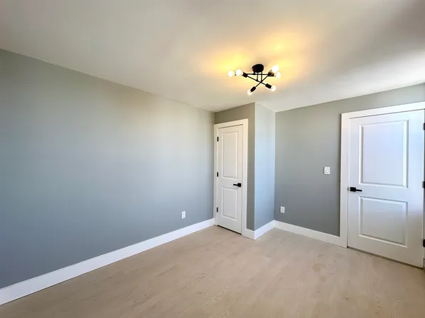 12 Grant Avenue image 6 of 9