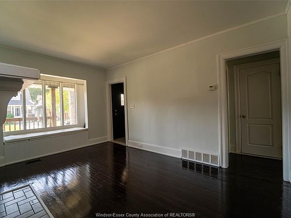 3rd image of 966 Curry Ave