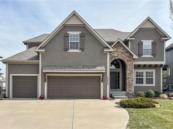 10865 S Theden St, Olathe, KS 66061
