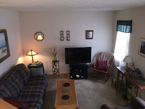 2nd image of 74 Cape Charles Sq