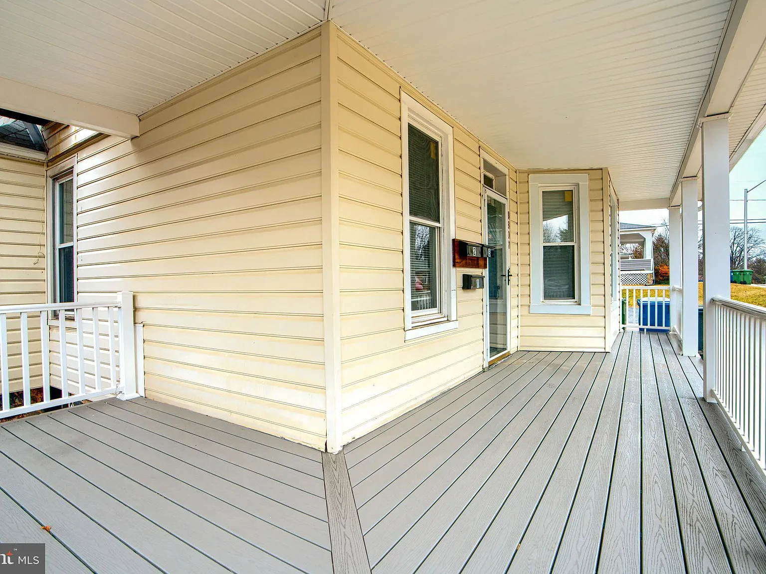 3 bed, 937 sqft, $1,550 — Photo 4