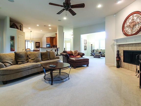 5th image of 3777 Voltaire Dr