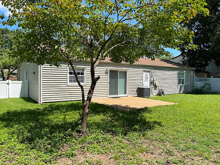 36 Deerfield Blvd — Photo 3