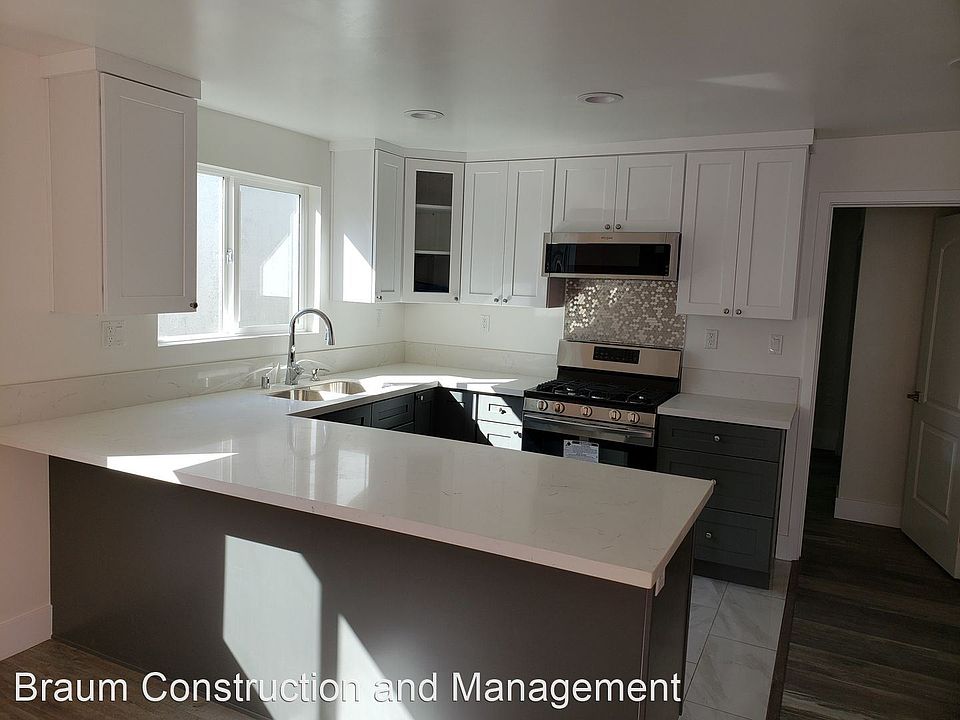 1st image of 1622 S Carmelina Ave #8589633