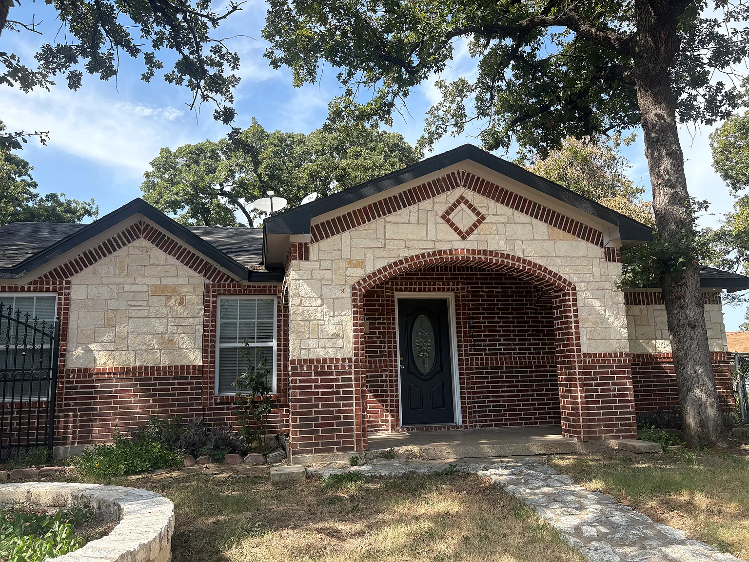 3 bed, 1515 sqft, $1,850 — Photo 1