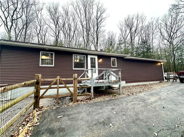 385 Hemlock Trl, Lehighton, PA 18235