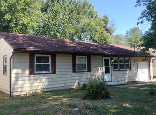 2329 W Bodeb St, Springfield, MO 65802