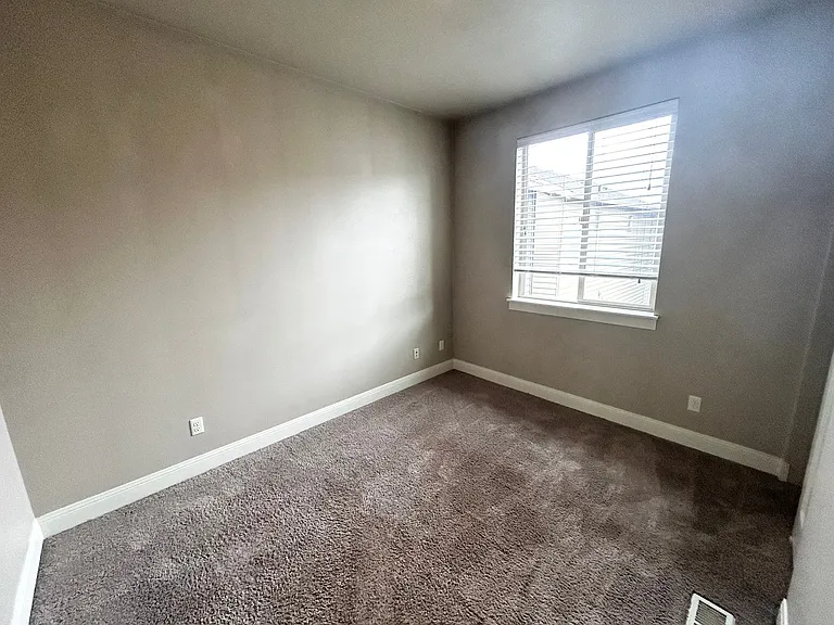 14439 SW Meridian St — Photo 14