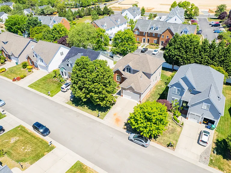 9721 Pemberton Crossing Dr — Photo 52