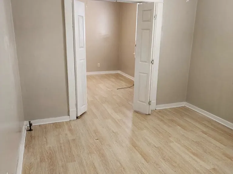 2442 Pauger St — Photo 6